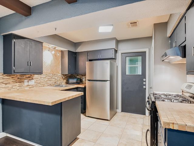 5802 Blythewood DR, Austin, TX 78745