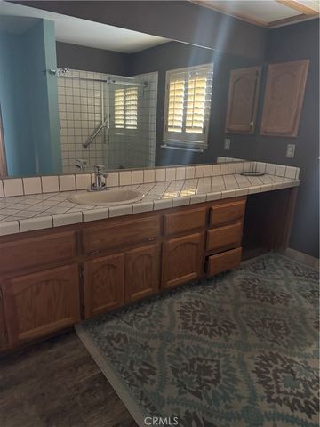 18965 Siskiyou Road, Apple Valley, CA 92307