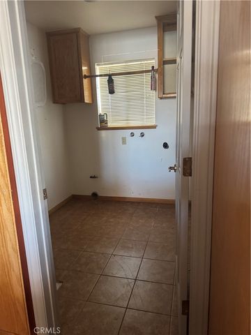 18965 Siskiyou Road, Apple Valley, CA 92307