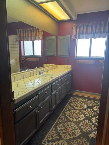 18965 Siskiyou Road, Apple Valley, CA 92307