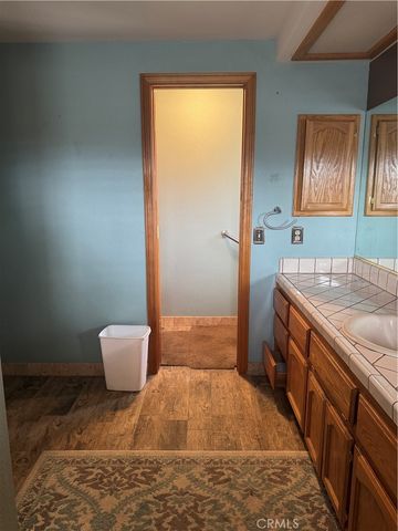 18965 Siskiyou Road, Apple Valley, CA 92307