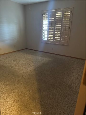 18965 Siskiyou Road, Apple Valley, CA 92307