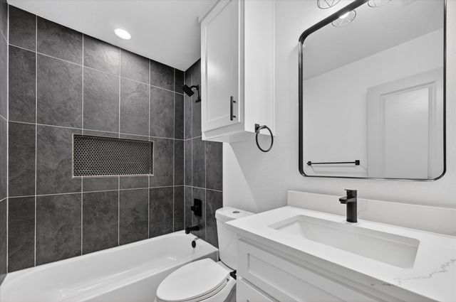 2107 Church Street B, Greenville, TX 75401