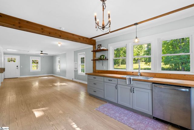 330 Fews Bridge Road, Taylors, SC 29687
