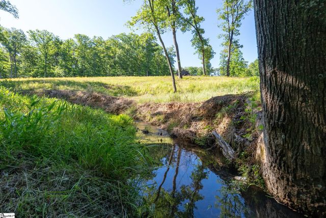 330 Fews Bridge Road, Taylors, SC 29687