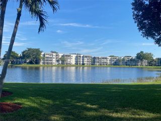 9420 Poinciana Place 214, Davie, FL 33324