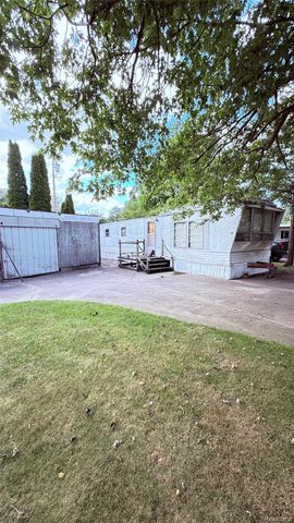 8015 S Huron River Drive, Berlin Charter Township, MI 48179