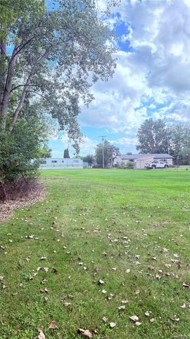 8015 S Huron River Drive, Berlin Charter Township, MI 48179