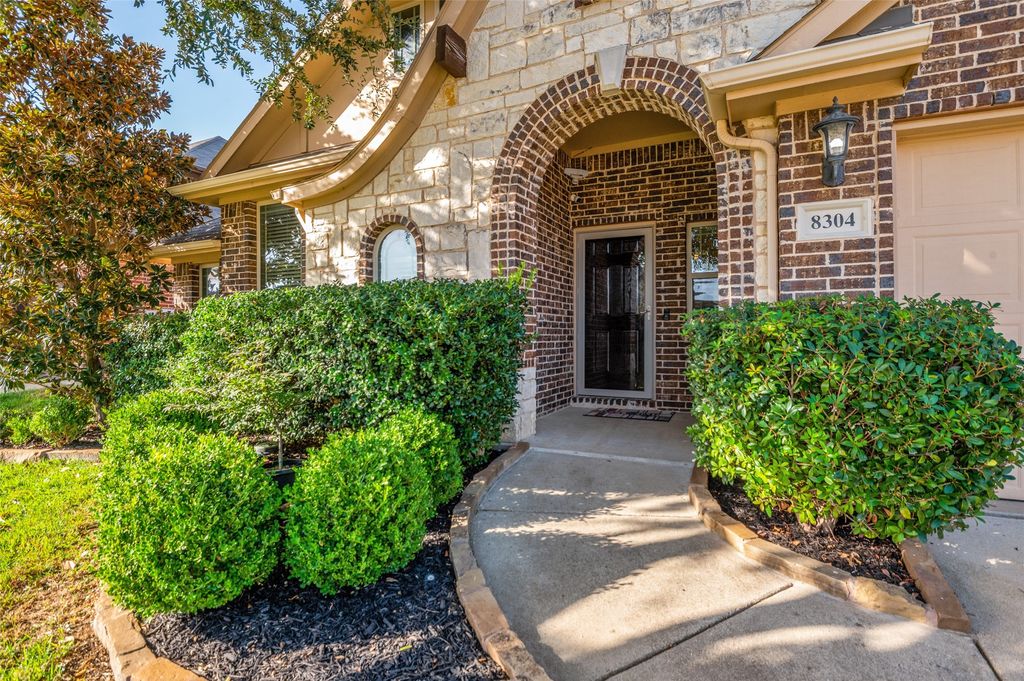 8304 Spitfire Trail, Aubrey, TX 76227 — photo 2