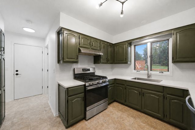 518 Meadow Court, Winthrop Harbor, IL 60096