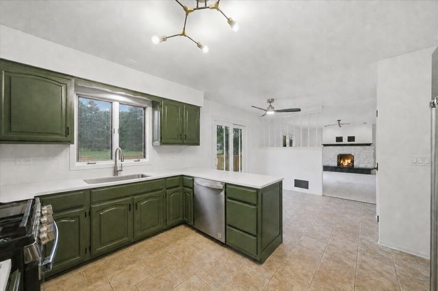 518 Meadow Court, Winthrop Harbor, IL 60096