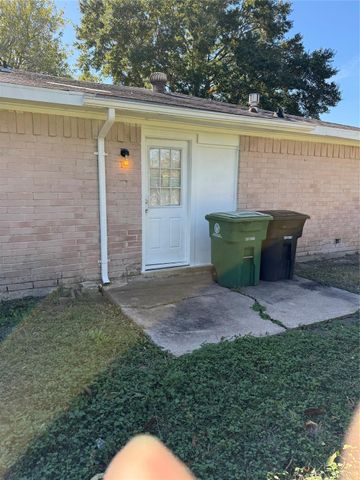 3122 Trail Lake Drive, Houston, TX 77045