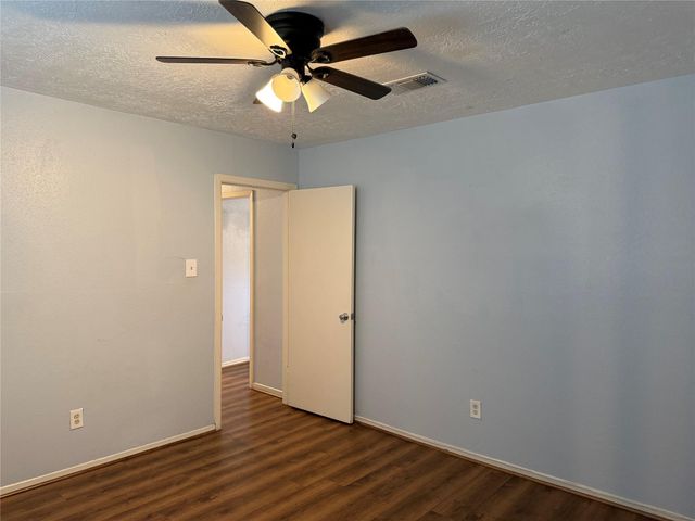 3122 Trail Lake Drive, Houston, TX 77045