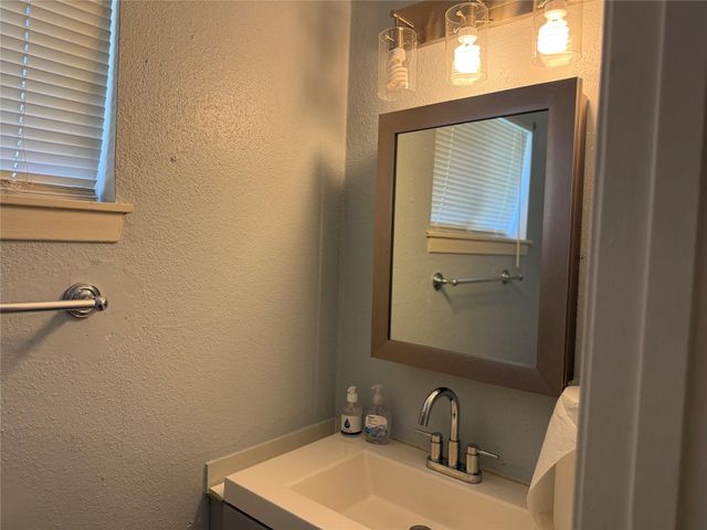 3122 Trail Lake Drive, Houston, TX 77045