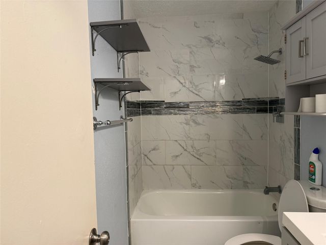 3122 Trail Lake Drive, Houston, TX 77045