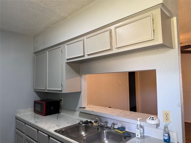 3122 Trail Lake Drive, Houston, TX 77045