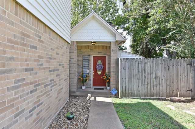 8409 Bayou Pine Court, Houston, TX 77040