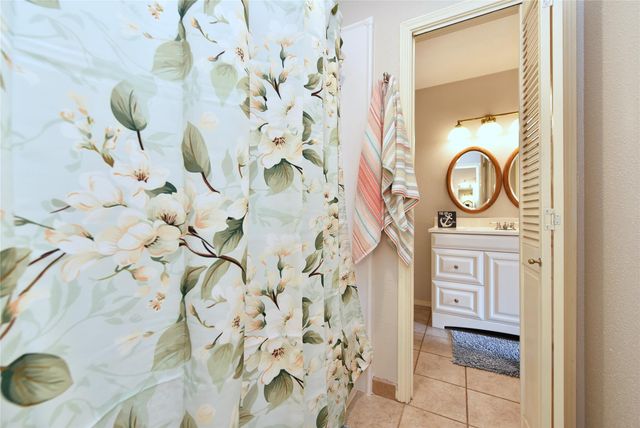 8409 Bayou Pine Court, Houston, TX 77040