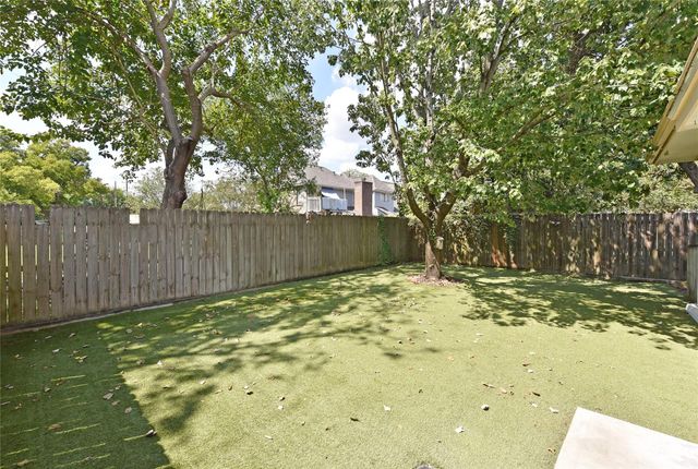 8409 Bayou Pine Court, Houston, TX 77040