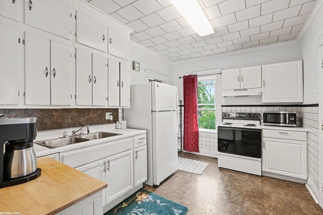 425 E St Clair Street, Marine City, MI 48039