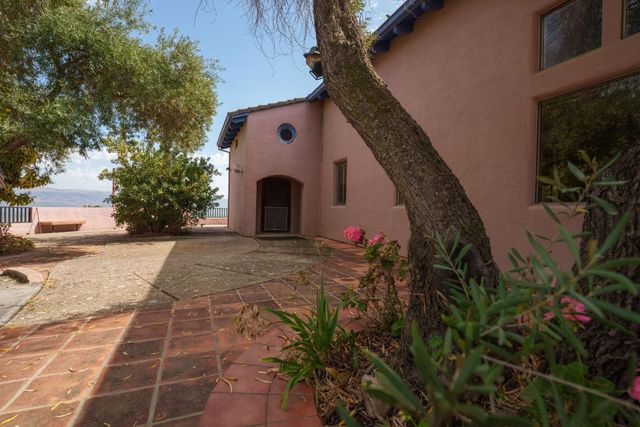 1352 River Road, Salinas, CA 93908