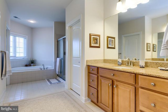 42463 PINE FOREST DR, Chantilly, VA 20152