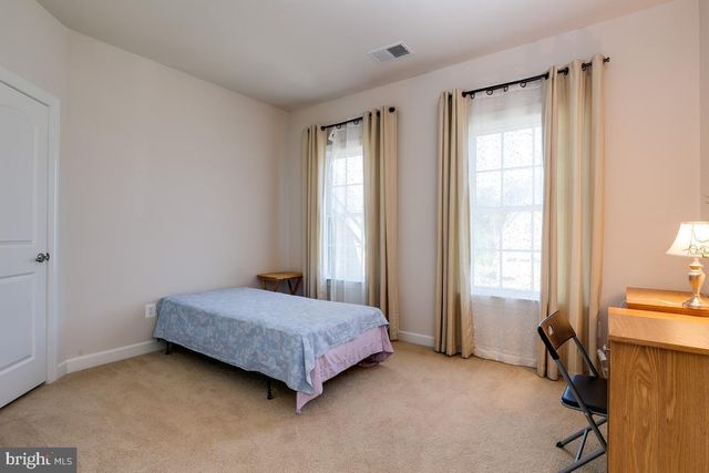 42463 PINE FOREST DR, Chantilly, VA 20152