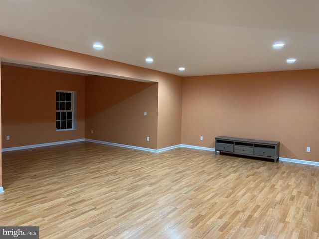 42463 PINE FOREST DR, Chantilly, VA 20152