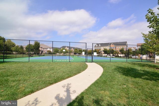 42463 PINE FOREST DR, Chantilly, VA 20152
