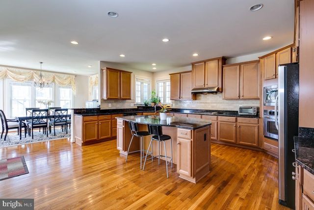 42463 PINE FOREST DR, Chantilly, VA 20152