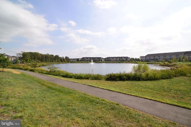 42463 PINE FOREST DR, Chantilly, VA 20152