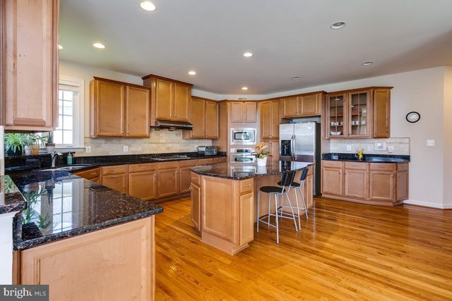 42463 PINE FOREST DR, Chantilly, VA 20152