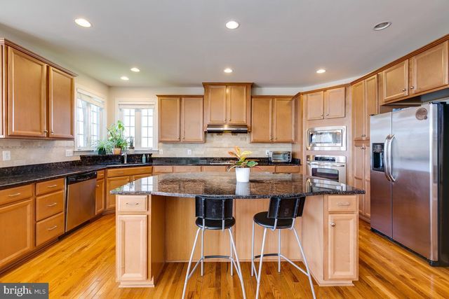 42463 PINE FOREST DR, Chantilly, VA 20152