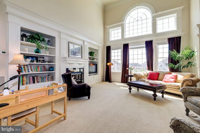 42463 PINE FOREST DR, Chantilly, VA 20152