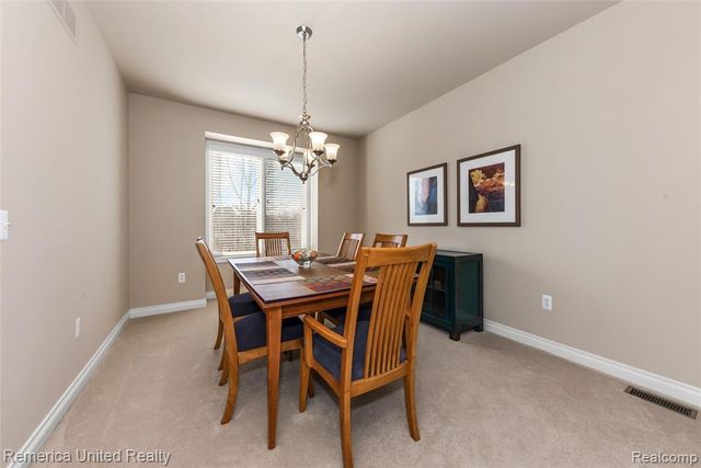 24695 Wedgewood Dr, South Lyon, MI 48178