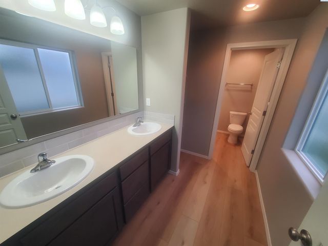 2129 W 23rd Avenue, Kennewick, WA 99336