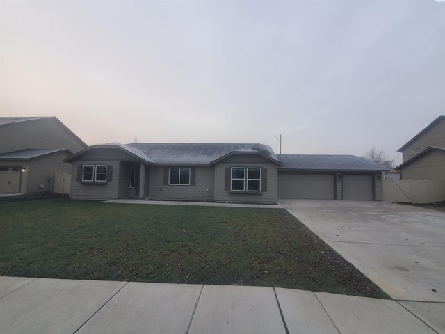 2129 W 23rd Avenue, Kennewick, WA 99336