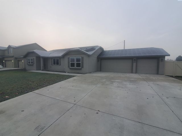 2129 W 23rd Avenue, Kennewick, WA 99336