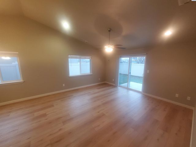 2129 W 23rd Avenue, Kennewick, WA 99336