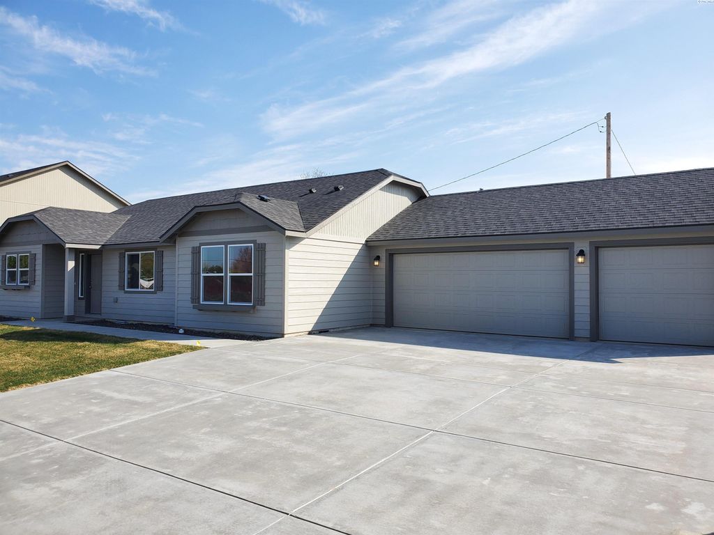 2129 W 23rd Avenue, Kennewick, WA 99336