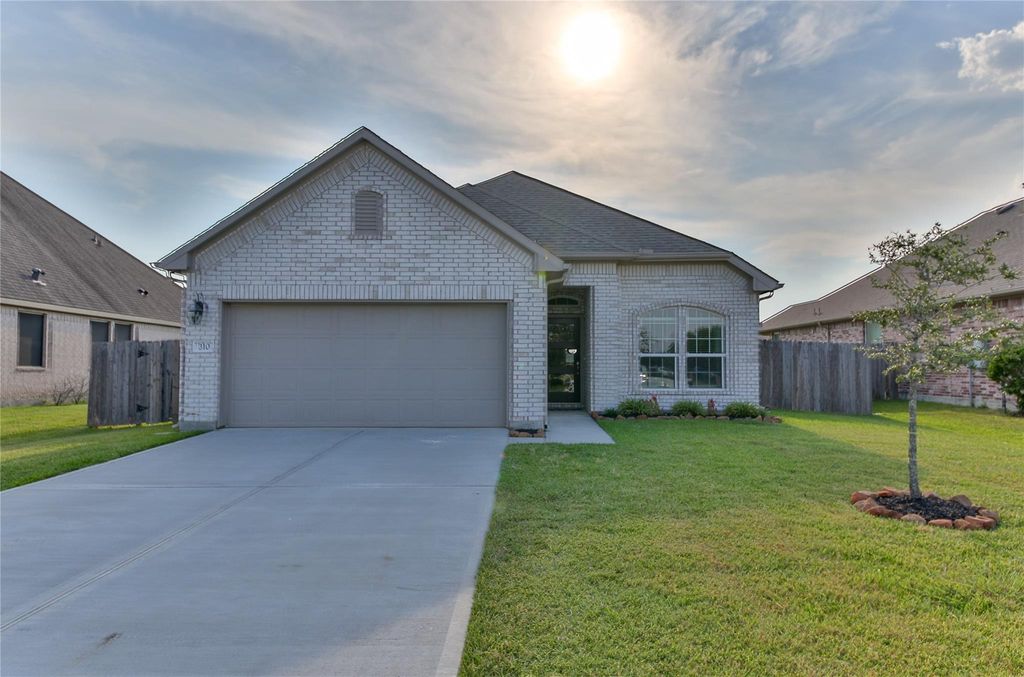 210 Brazos Drive, Baytown, TX 77523