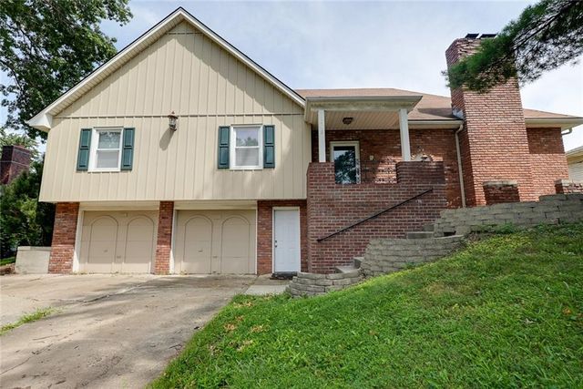 1008 17th Street, Blue Springs, MO 64015