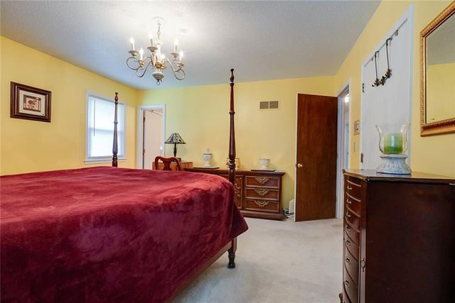 1008 17th Street, Blue Springs, MO 64015