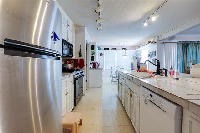 1008 17th Street, Blue Springs, MO 64015