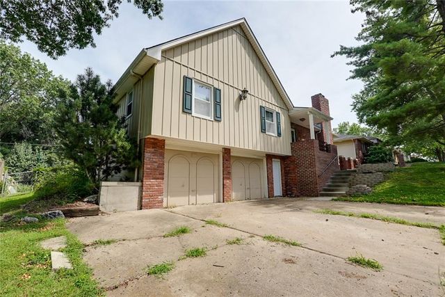 1008 17th Street, Blue Springs, MO 64015