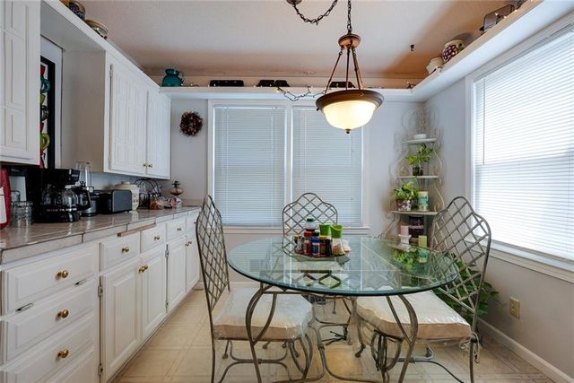 1008 17th Street, Blue Springs, MO 64015