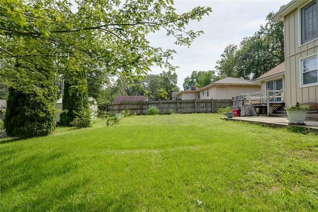 1008 17th Street, Blue Springs, MO 64015