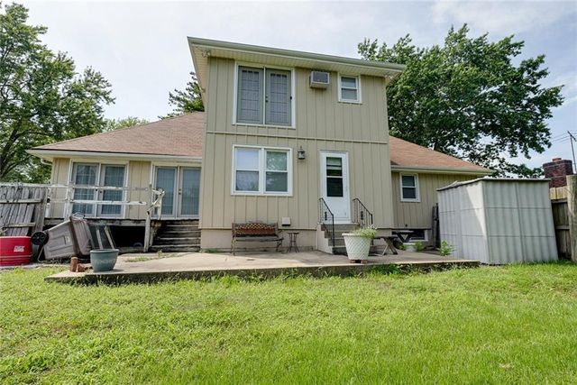 1008 17th Street, Blue Springs, MO 64015