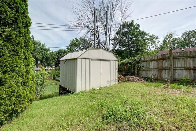 1008 17th Street, Blue Springs, MO 64015