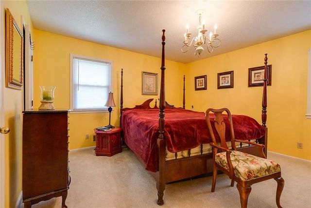 1008 17th Street, Blue Springs, MO 64015